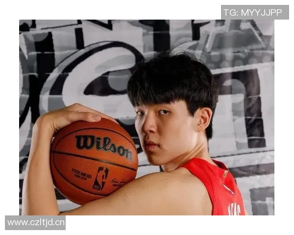 偶像成为对手!杨瀚森约基奇赛前同场热身 今天有机会对位吗? 偶像成为对手!杨瀚森约基奇赛前同场热身 今天有机会对位吗?