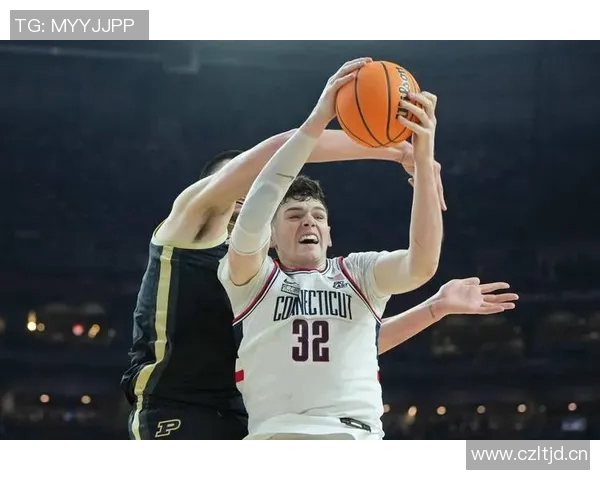 关键三分制胜+扎心库里！开拓者24岁菜鸟轰26+7，杨瀚森看齐他？