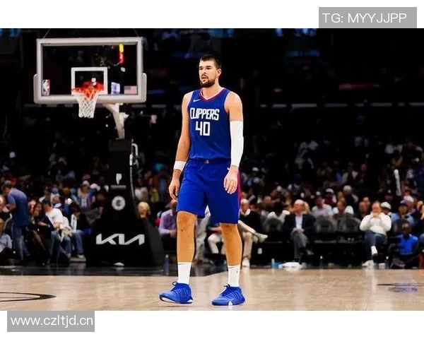 快船两大内线双双复出！祖巴茨&科林斯今日均可出战猛龙